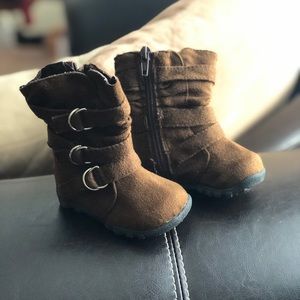 Baby boots Sz 3 w/zipper buckle